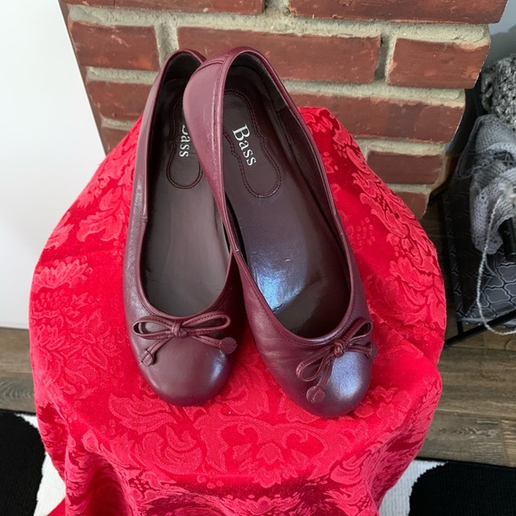 Shoes - Picture 2 of 3